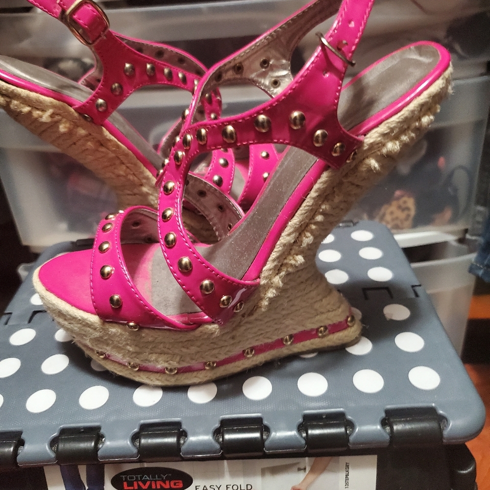 Hot pink half wedges...UNIQUE!